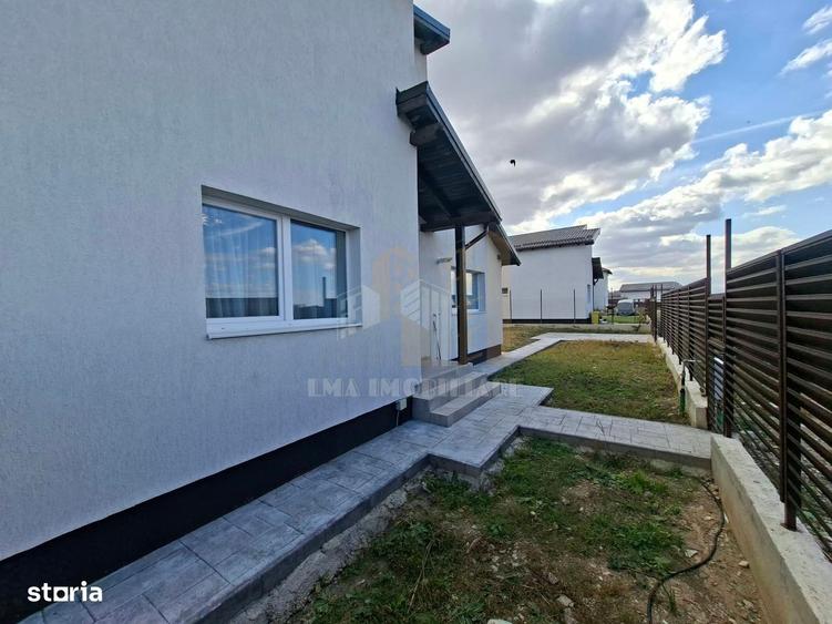 Casă cu 3 camere decomandat cu Canalizare în Sânpetru