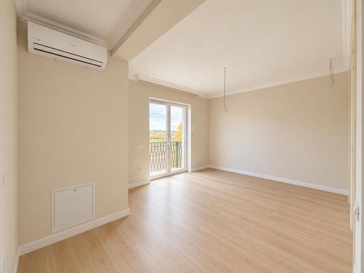 Duplex cu 5 camere cu Canalizare în Moșnița Nouă