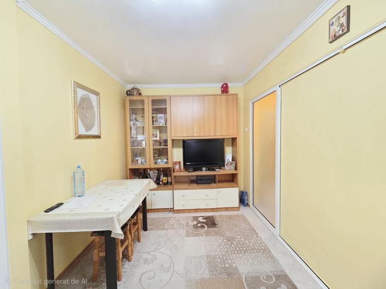Apartament cu 3 camere semidecomandat în Micro 40