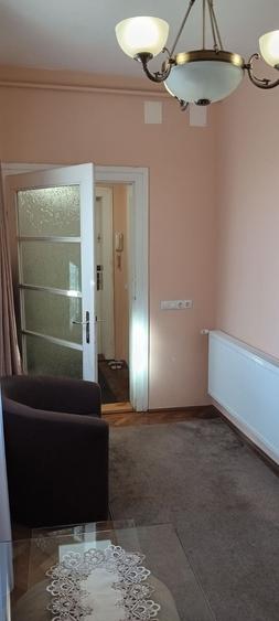 Apartament cu 3 camere decomandat în Orașul de Jos