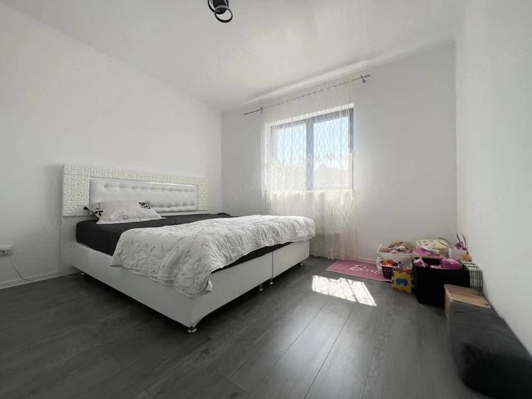 Casă cu 3 camere cu Teren 300 Mp în Sânmihaiu Român