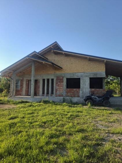 Casă individuală cu 5 camere cu Canalizare în Vălenii de Munte