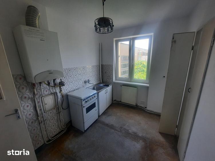 Apartament cu 4 camere în Semicentral