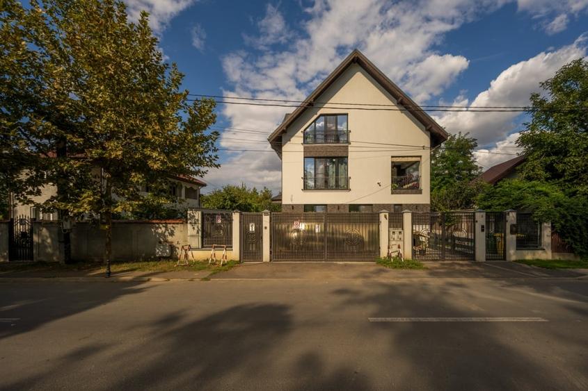 Apartament cu 4 camere decomandat, mobilat în Mogoșoaia