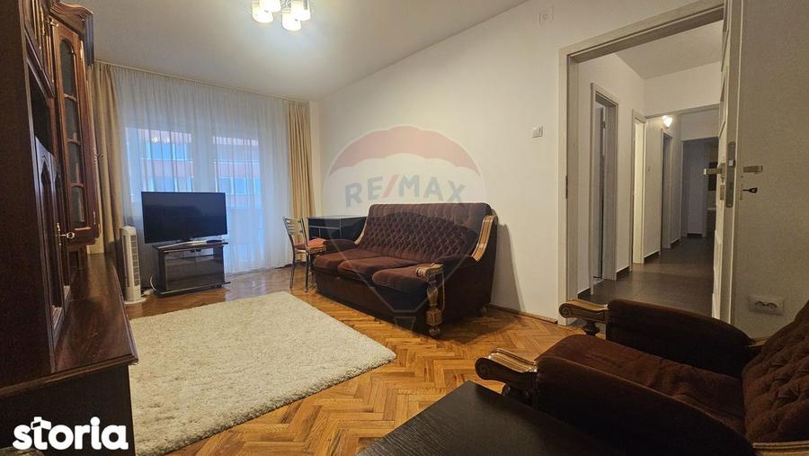 Apartament cu 3 camere decomandat, mobilat în Valea Cetății