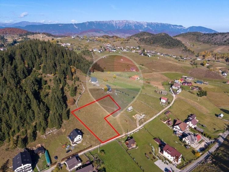 Teren Construcții intravilan de 4500 mp, în Fundata