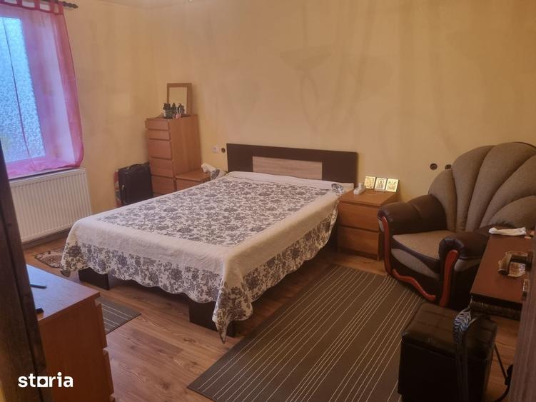 Casă cu 3 camere decomandat cu Teren 3130 Mp în Călan