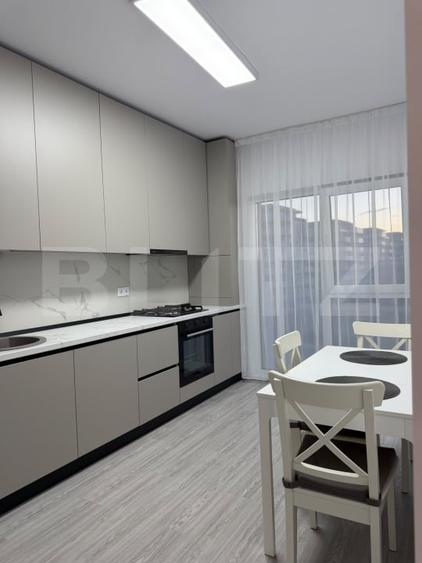 Apartament cu 2 camere semidecomandat, mobilat în Florești