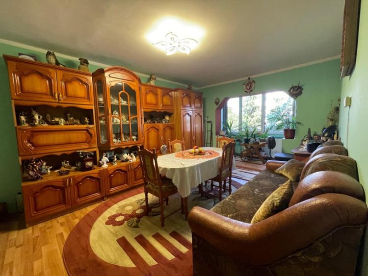 Apartament cu 2 camere decomandat în Hotvon