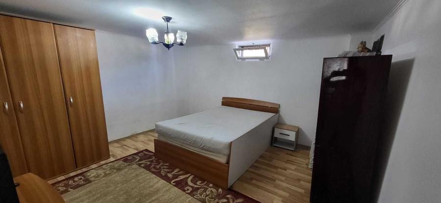 Casă cu 2 camere cu Teren 200 Mp în Central