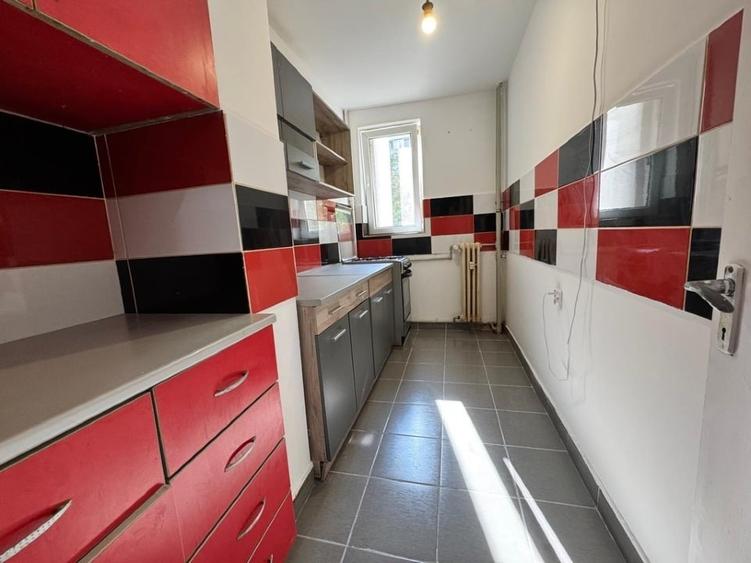 Apartament cu 3 camere circular, mobilat în Drumul Taberei