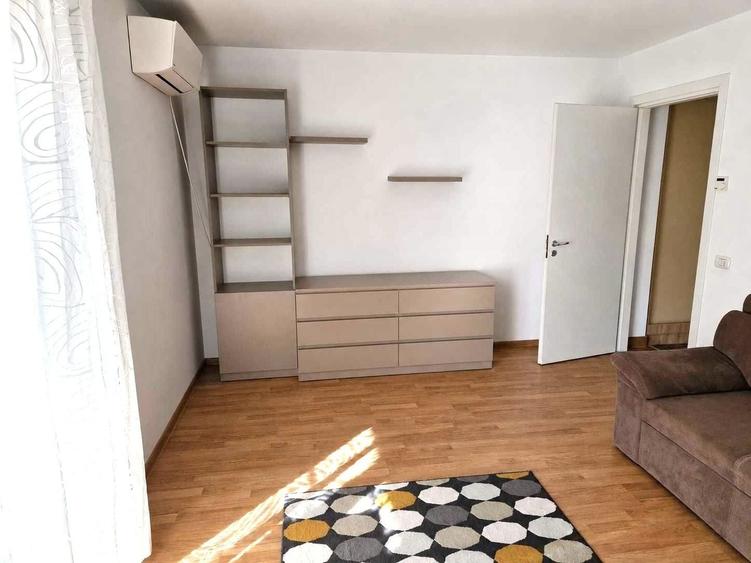 Apartament cu 2 camere decomandat, mobilat în Titan