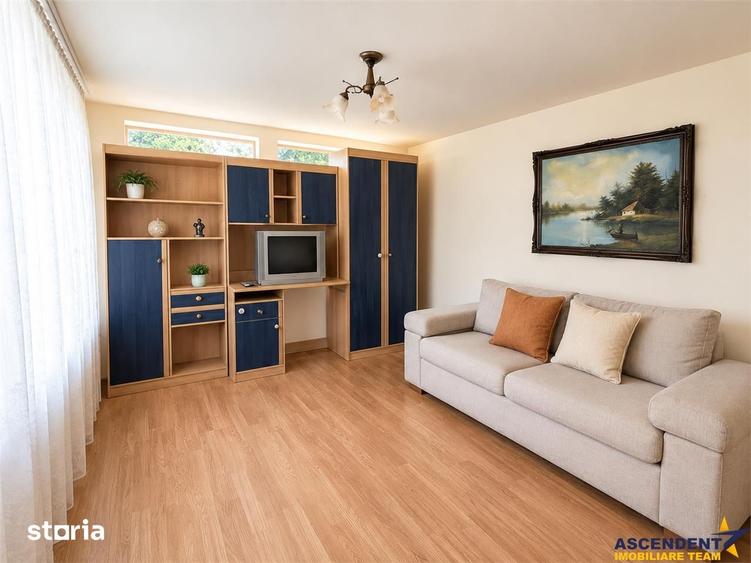 Casă cu 6 camere cu Teren 996 Mp în Răstolița