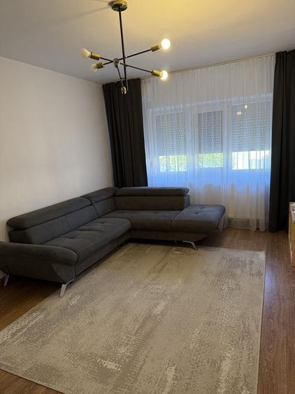 Apartament cu 3 camere decomandat în Alfa
