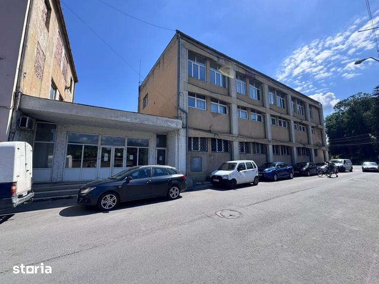 Spațiu comercial, de 990 mp, în Central