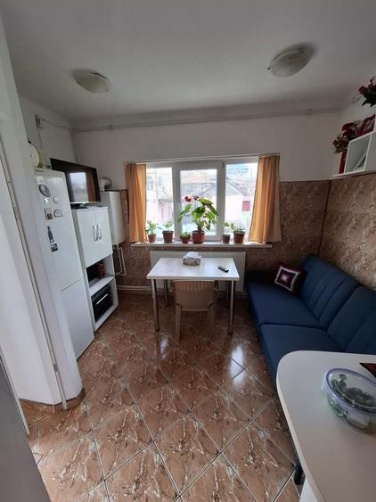Casă cu 3 camere în Valea Dacilor