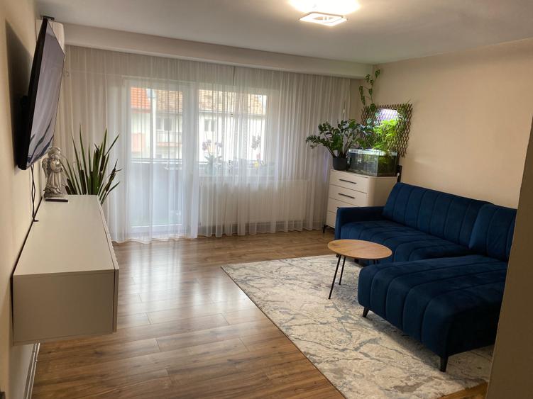 Apartament cu 2 camere decomandat în Exterior Vest