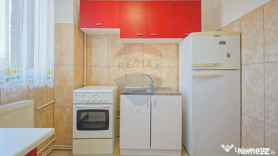 Apartament cu 3 camere semidecomandat în Astra