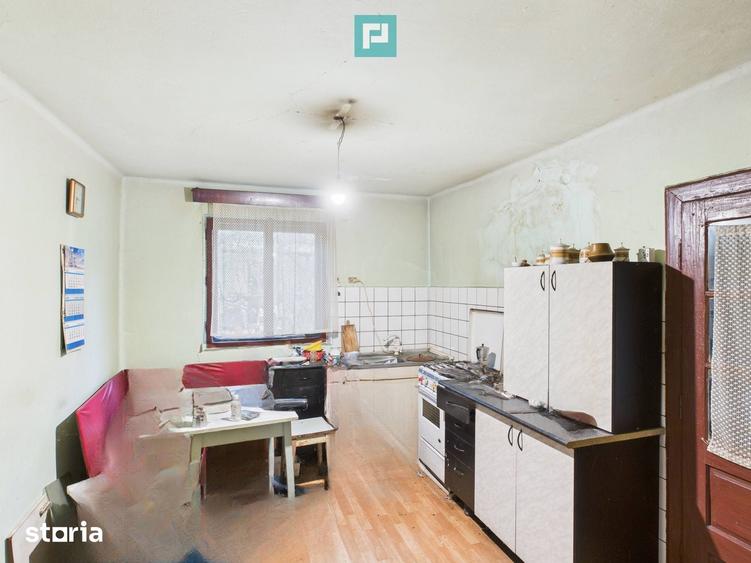 Casă cu 6 camere cu Teren 1234 Mp în Diosig