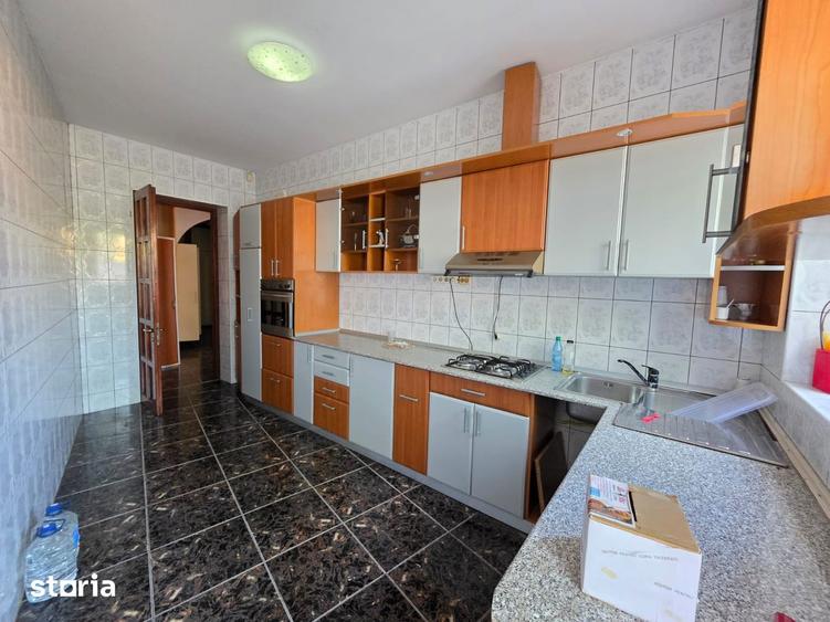 Casă cu 4 camere cu Teren 140 Mp în Central