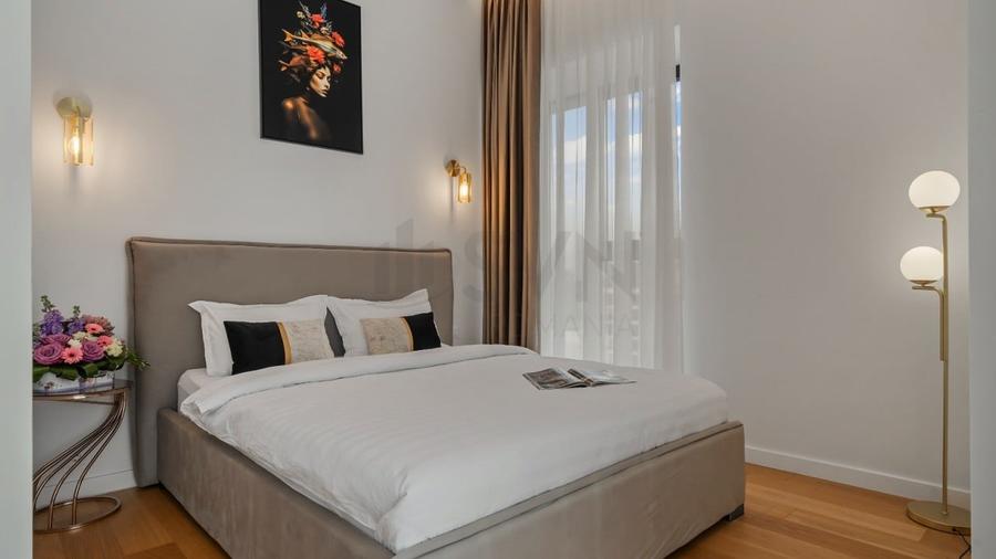 Apartament cu 3 camere semidecomandat, mobilat în Barbu Văcărescu