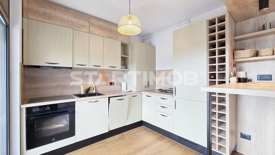 Apartament cu 3 camere decomandat, mobilat în Central