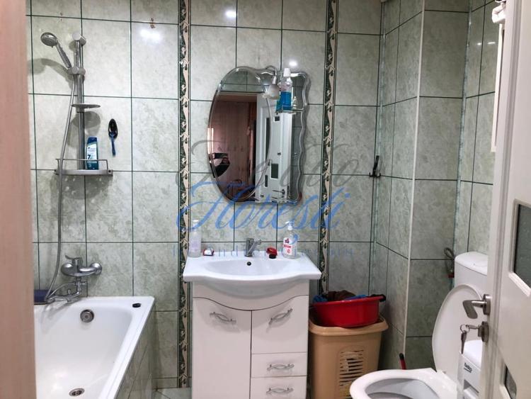 Apartament cu 3 camere semidecomandat, mobilat în Baciu