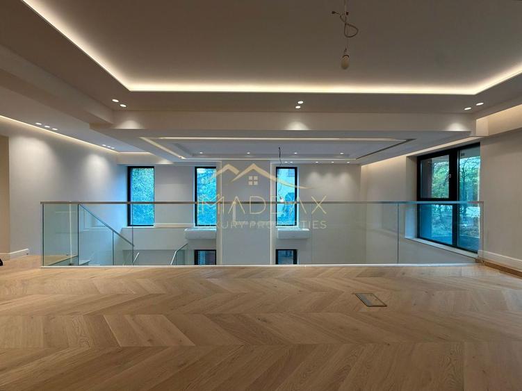 Apartament cu 4 camere decomandat în Străulești