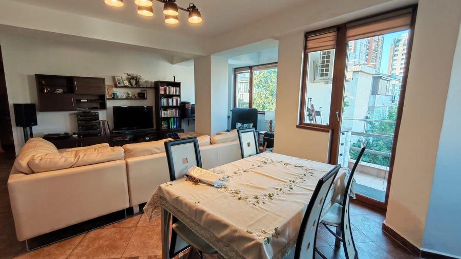 Apartament cu 2 camere semidecomandat, mobilat în Dudești