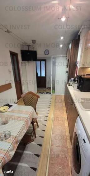 Apartament cu 3 camere decomandat în Florilor