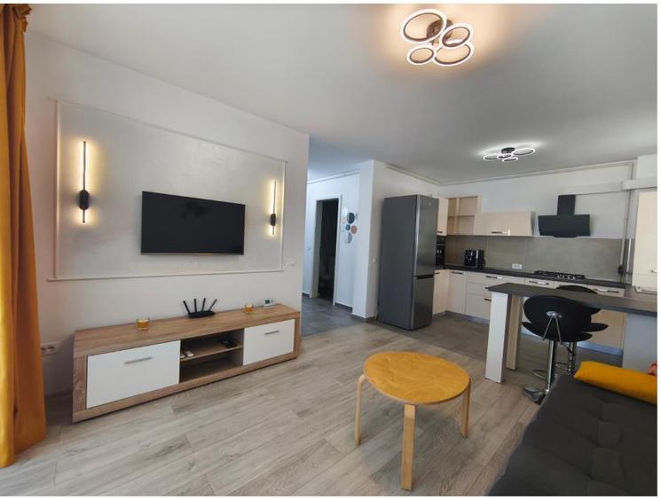 Apartament cu 2 camere semidecomandat, mobilat în Tractorul