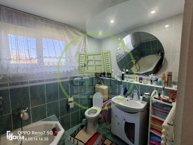Casă cu 4 camere cu Teren 550 Mp în Central