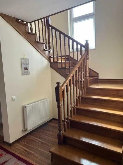 Casă cu 5 camere cu Teren 1550 Mp în Platou