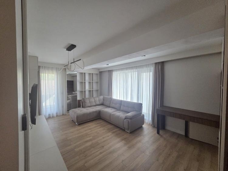 Apartament cu 2 camere decomandat, mobilat în Central