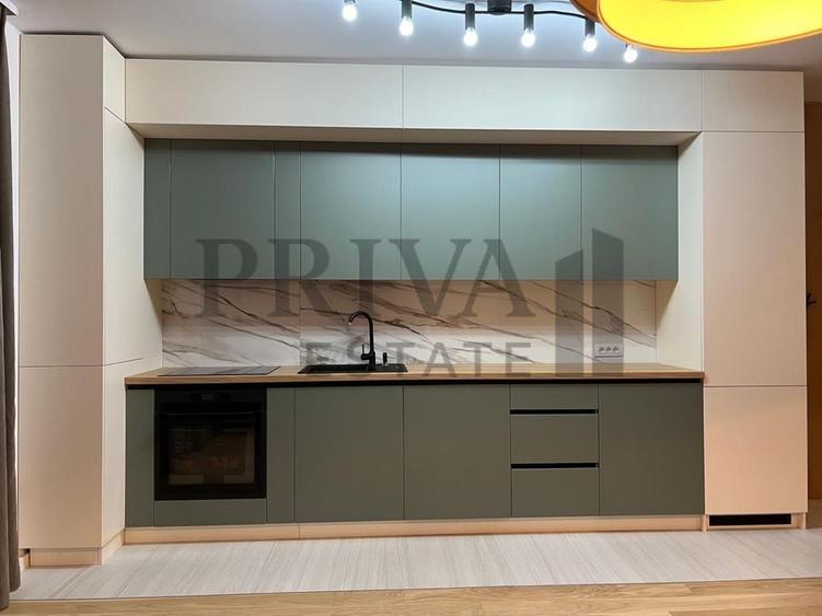 Apartament cu 3 camere decomandat, mobilat în Central