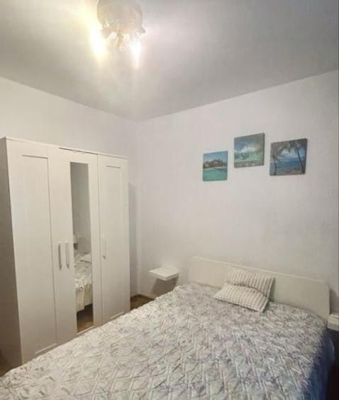Apartament cu 3 camere decomandat, mobilat în Berceni