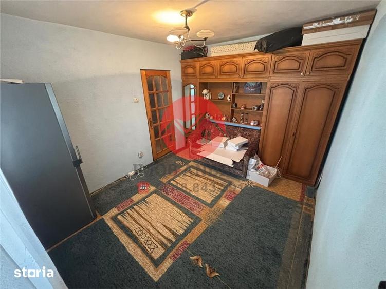 Apartament cu 4 camere decomandat în E3