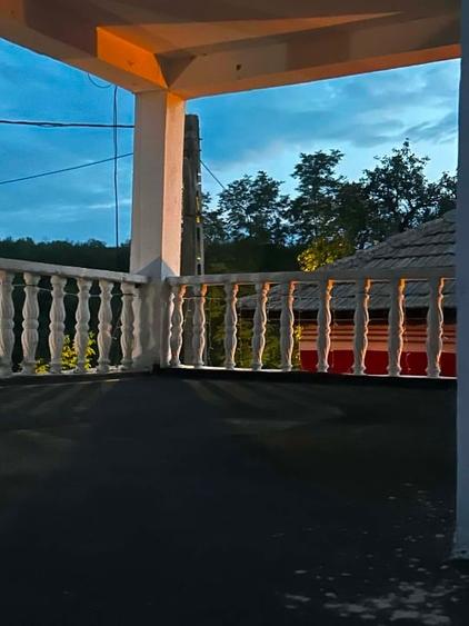 Casă cu 4 camere cu Teren 1000 Mp în Central