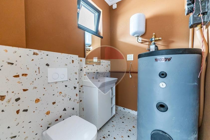 Casă cu 4 camere cu Teren 230 Mp în Pârneava