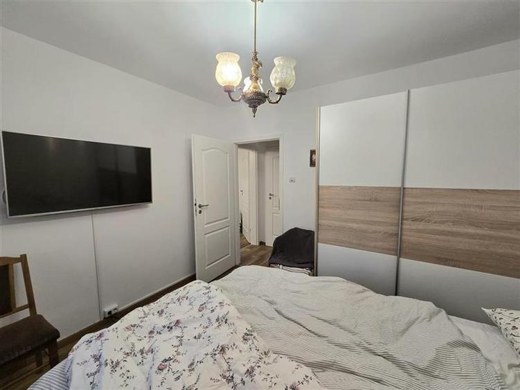 Apartament cu 2 camere semidecomandat, mobilat în 1 Mai