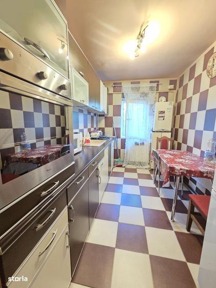 Apartament cu 3 camere decomandat în Dorobanți