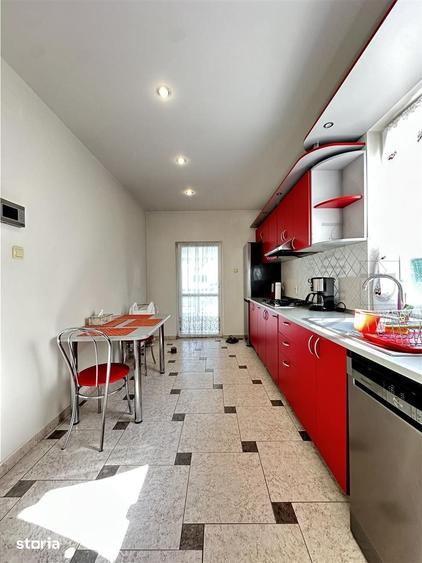 Casă cu 4 camere cu Teren 657 Mp în Girocului