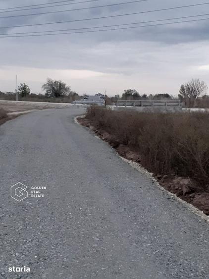 Teren de 56300 mp, în Central