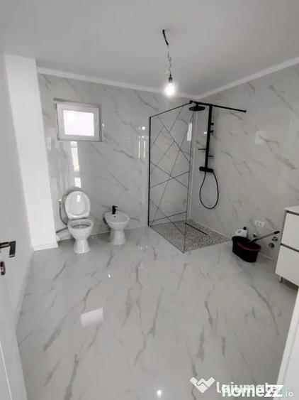 Casă cu 5 camere cu Teren 500 Mp în Central