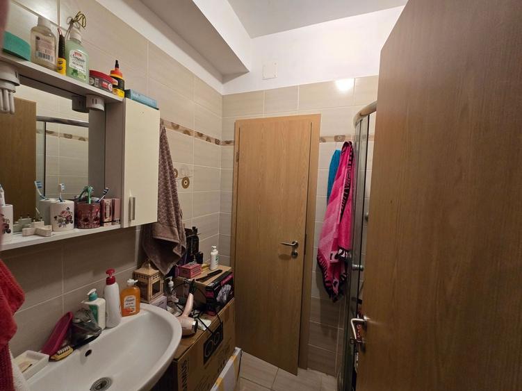 Apartament cu 2 camere decomandat, mobilat în Dumbrăvița