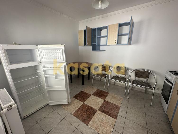 Casă individuală cu 3 camere cu Canalizare în Giulești