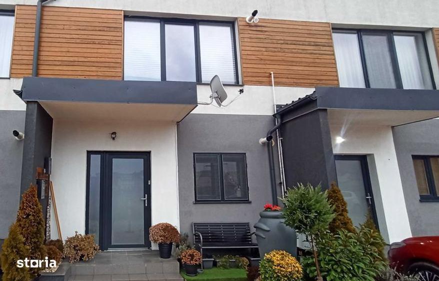 Casă cu 2 camere cu Teren 78 Mp în Sânpetru