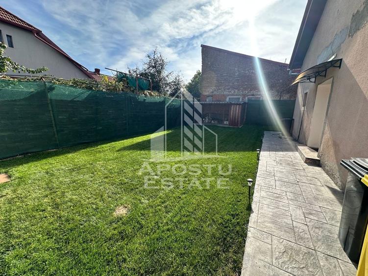 Casă individuală cu 3 camere cu Canalizare în Ronaț