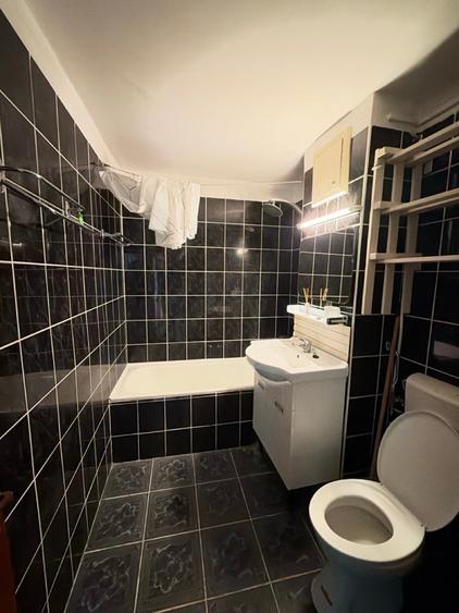 Apartament cu 3 camere decomandat în Steaua