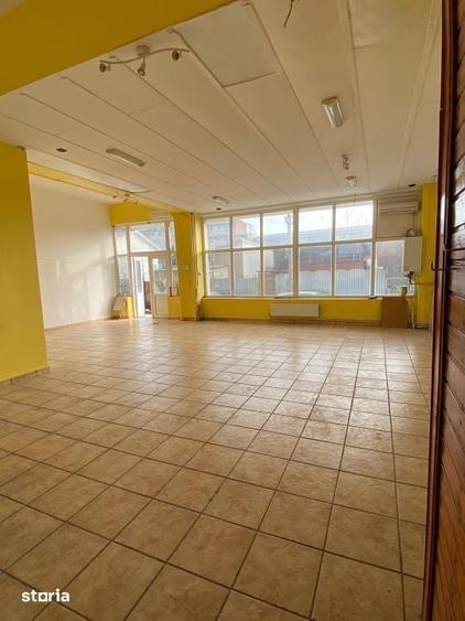 Spațiu comercial, de 93 mp, în Rovine